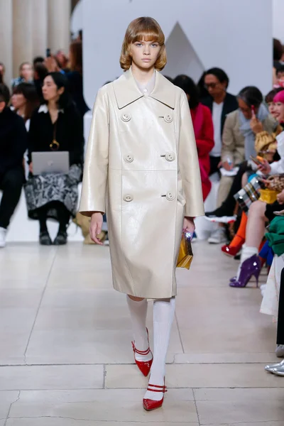 Look 27